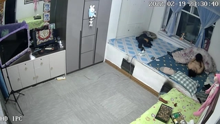 穿着恋物癖内衣的护士在医院工作后自慰