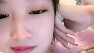 《我是探索者》168CM頂級美女，極品顏值美腿，伸進內褲摸穴，超近視角深喉，打樁機騎乘爆操…