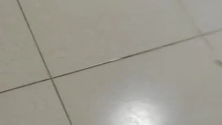 继妹“我看到你之前在看我的酥胸，我知道你想睡我”