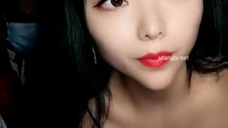 大奶子和天然挤奶机 - 完美的组合