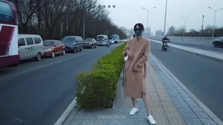 瓦房店人才网一点都不认真，吃鸡吧也要玩手机