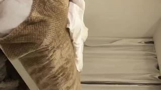 18岁的女儿被她的继父朋友操了