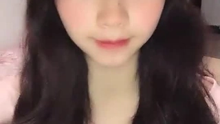害羞女友半推半就穿著灰色上衣與男友愛愛,浪起來還是蠻主動的(完整版)