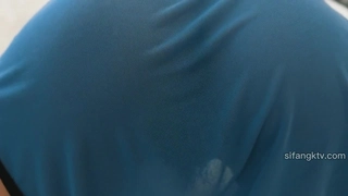 在帮我拍照片的同时，他无法抗拒我的大屁股，真的很努力地操我！ 第1部分