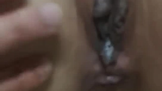 一进房就直接扑倒小姨子