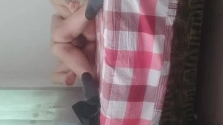 胳膊肘疼是怎么回事调教极品车模