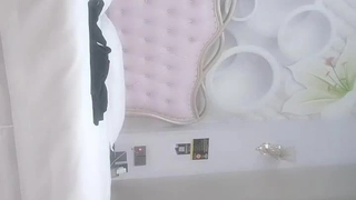 麻豆工作室卧槽！这么长全部进去了？自慰刺激！【陌陌探探过时了！用下面简阶的