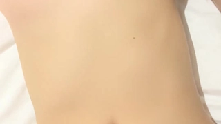 妞妞会叫苗条身材妹子透视装啪啪，特写口交上位骑坐自己动操玩自摸