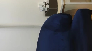 广东排骨哥网约168CM女神级苗条性感美女啪啪,鲍鱼真粉嫩,男的太能操了各种高难度姿势连续爆插3次,逼要干肿