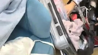 爱奇艺和嫂子在户外偷情不怕被发现，从白天一直操到晚上！女主看简阶绝对可以约